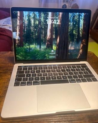 Macbook Pro 13,3 touchbar Retina 2019