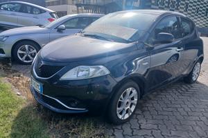Lancia Ypsilon 1.2 69 CV 5 porte Gold