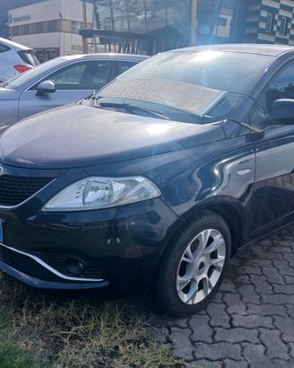 Lancia Ypsilon 1.2 69 CV 5 porte Gold
