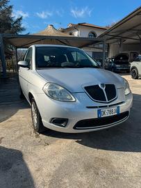 Lancia ypsilon 1.2 argento