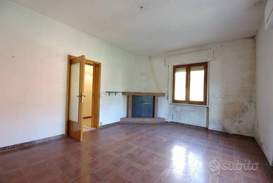 Appartamento di 130 m² con 4 locali e box auto a C