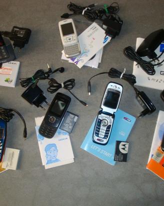 Apple, Motorola, Nokia, ecc.- 9 Cellulari vintage