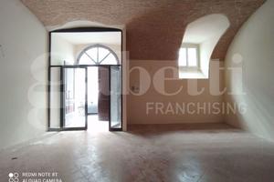 Negozio L'Aquila [CC6VCG]