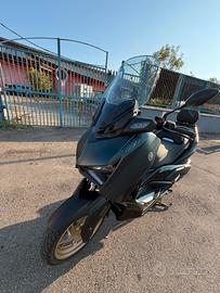 Yamaha X-Max 300 Tech Max