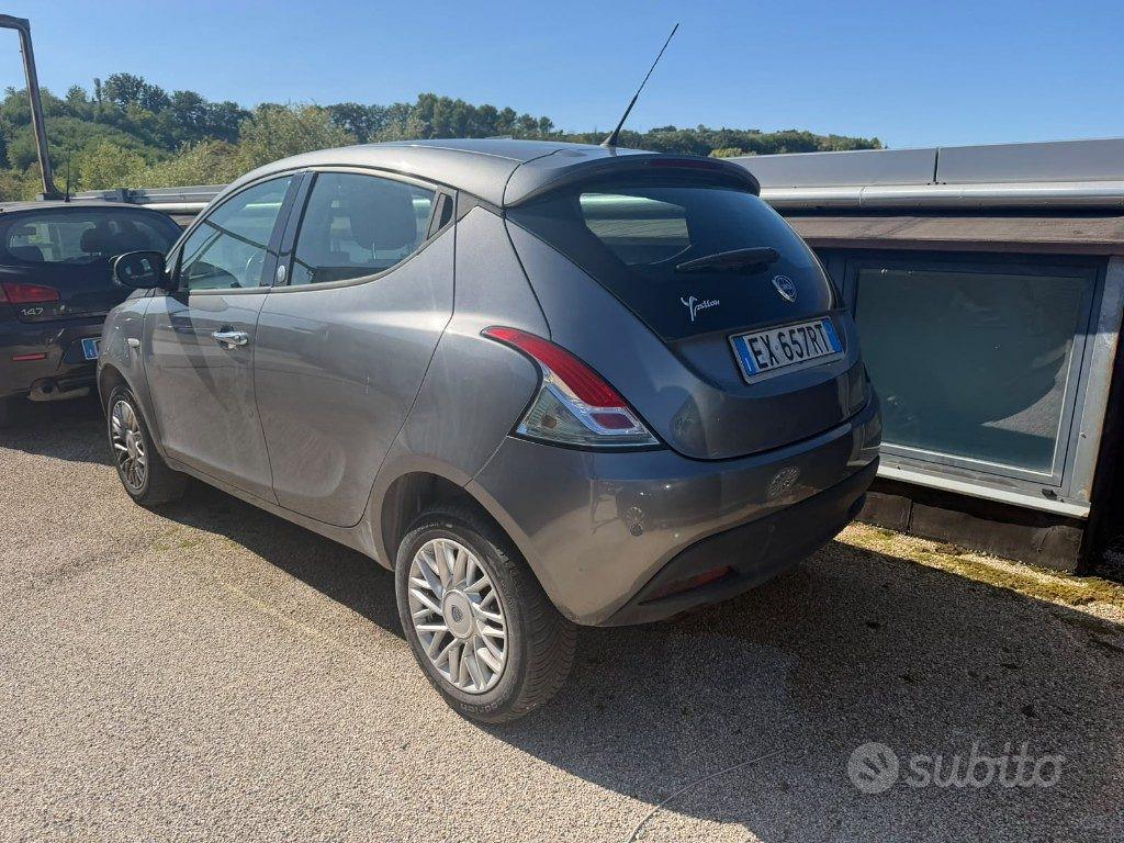 Lancia Ypsilon 2014 photo 2