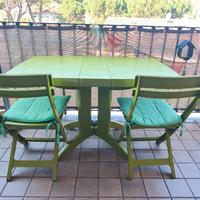 tavolo e due sedie da esterno 