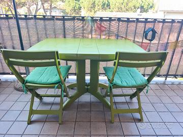 tavolo e due sedie da esterno 