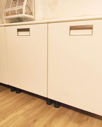 MOBILI BASE CUCINA + TOP – €330