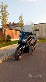 Yamaha x-max 125