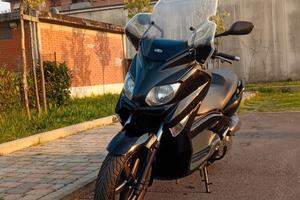 Yamaha x-max 125
