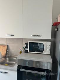 cucina completa di elettrodomestici 