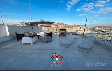 Centrale con terrazza a 15 min dal mare e AirPort