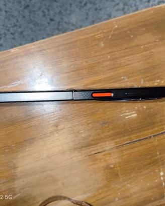 nubia Flip 5G con display e cerniere nuovi