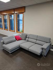 Divano con penisola e sedute estraibili