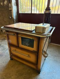 STUFA CUCINA A LEGNA NORDICA