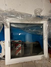 Finestra in PVC 120×120 vetrocamera 90×90