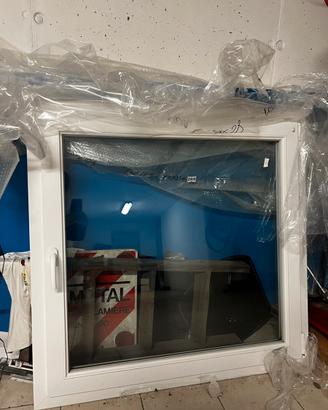 Finestra in PVC 120×120 vetrocamera 90×90