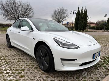 Tesla Model 3 AWD Long Range 