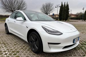 Tesla Model 3 AWD Long Range 