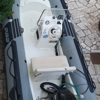 Zodiac pro 9 man con mercury 40 Efi