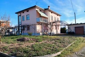 Appartamento in Villa Bifamiliare