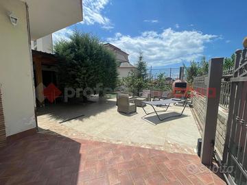 Villa o villino Falciano del Massico