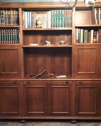 Libreria / Parete attrezzata in legno massello 300