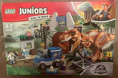 Lego Jurassic World 10758