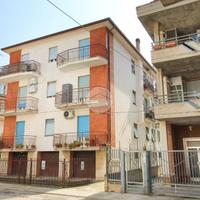 5 LOCALI A SAN BENEDETTO DEL TRONTO