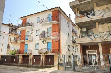 5 LOCALI A SAN BENEDETTO DEL TRONTO