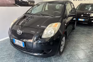 Toyota Yaris 1.0 5 porte Sol