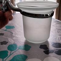 Porta scopino sospeso e porta saponetta