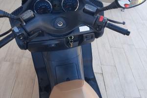 Yamaha majesty 400 km 9.100