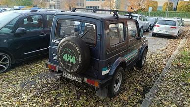 Land Rover Santana Suzuki Samurai