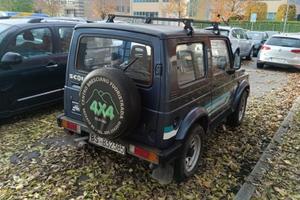 Land Rover Santana Suzuki Samurai