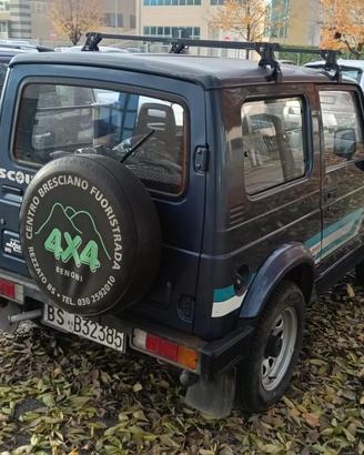 Land Rover Santana Suzuki Samurai