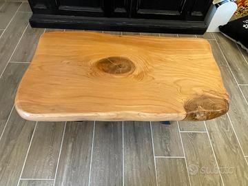 Tavolino di legno e ferro fatto a mano