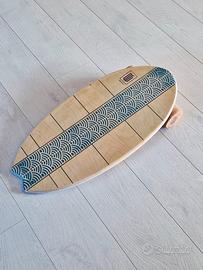 balanceboard con rullo in sughero