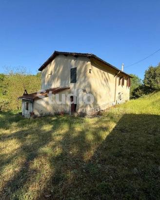 Rustico / Casale di 260 m² con più di 5 locali e p