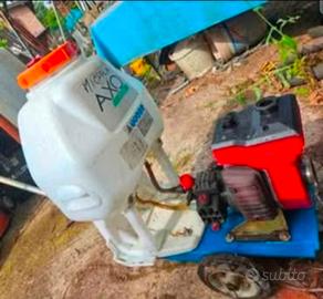 pompa per veleni con cisterna e carretto