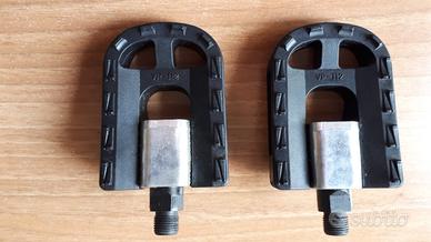 coppia di pedali per bicicletta