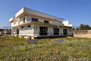 Locale commerciale 270 mq + cortile di 330 mq