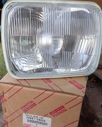 Faro Toyota originale, nuovo
