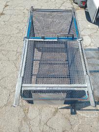 carrelli metallici con ruote
