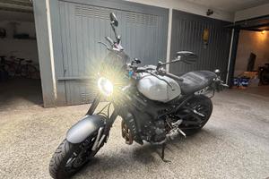 Yamaha XSR 900 2019 + scarico Akrapovič