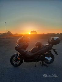 Honda adv 350
