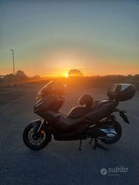 Honda adv 350