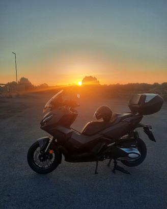 Honda adv 350