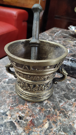Antico Mortaio e pestello in bronzo