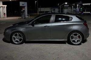 Alfa romeo giulietta sport 1.6 interni full pelle